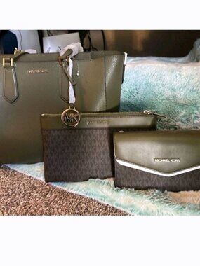 Michael Kors - Kimberly Duffle - Model 35H9GKFT9T Lrg 3 IN 1 Tote Green & Brown